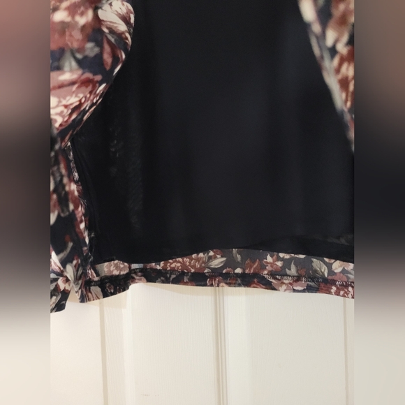 Stunning Navy & Burgundy Floral Long Sleeve Blouse - Picture 8 of 9